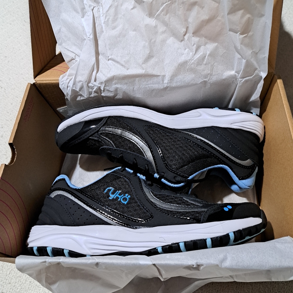 Women's Ryka Sneakers - Picture 4 of 6